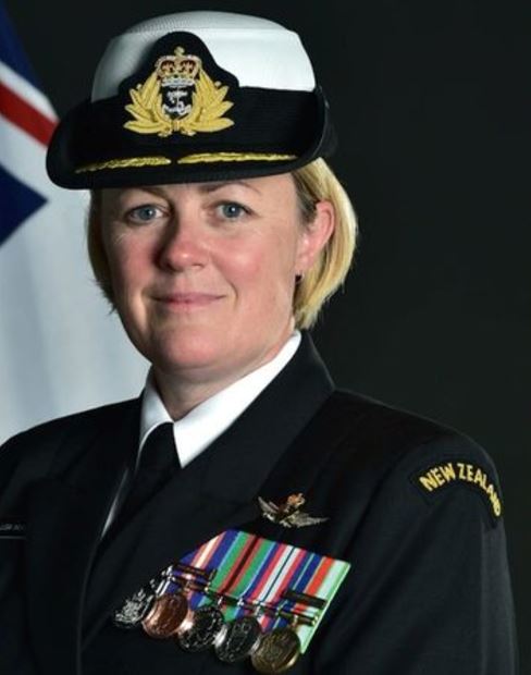 HMNZS TE MANA – Change of Command – RNZN Communicators Association